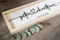 Preview: Brautpaar Holzschild mit 3D-Acryl-Schriftzug & Datum – personalisiertes Hochzeitsgeschenk aus Eschenholz
